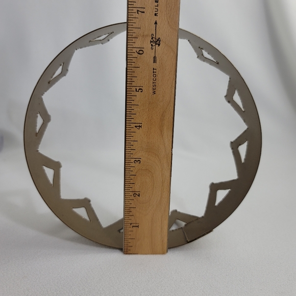 The Christmas Crown Steel Tree Topper - Picture 11 of 15